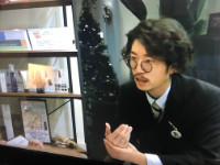 髪